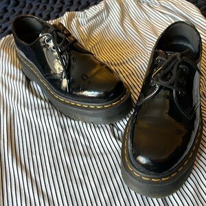 Dr. Martens - Platform Patent Leather Oxfords - size 9